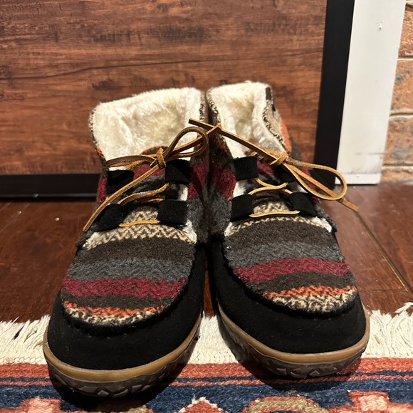 Minnetonka Women's Torrey Laceup Boots, Black Multi, - Picture 2 of 5